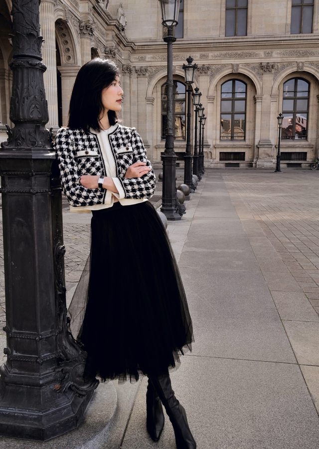 Sức hút từ chiếc áo khoác dạ tweed khi mùa đông đến - Ảnh 3. Sức hút từ chiếc áo khoác dạ tweed khi mùa đông đến - Ảnh 3.