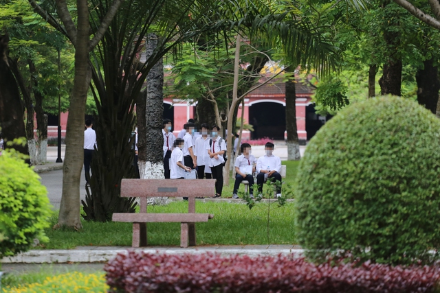 Vụ nữ giáo viên bị đồng nghiệp 'đuổi' ra khỏi lớp: Kỷ luật hiệu trưởng - Ảnh 2. Vụ nữ giáo viên bị đồng nghiệp 'đuổi' ra khỏi lớp: Kỷ luật hiệu trưởng - Ảnh 2.