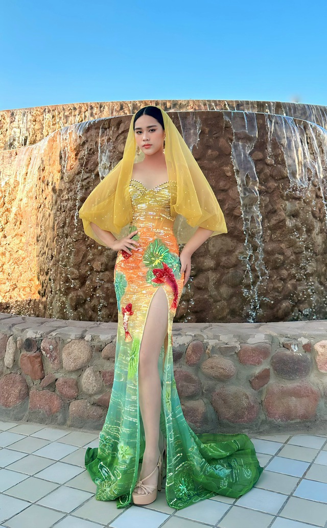 Diện 3 đầm của NTK Việt, Bella Vũ cuốn hút tại Miss Eco Teen 2023 - Ảnh 1.