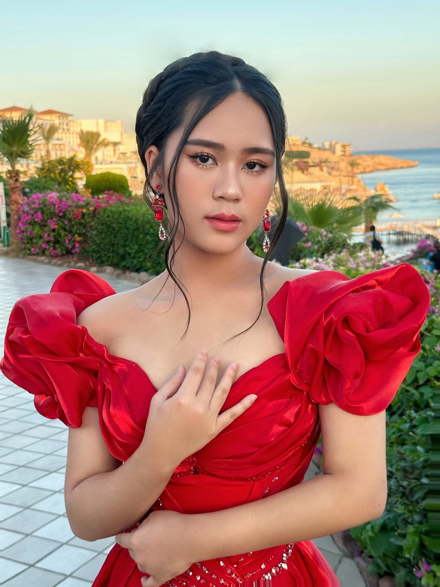 Diện 3 đầm của NTK Việt, Bella Vũ cuốn hút tại Miss Eco Teen 2023 - Ảnh 6.