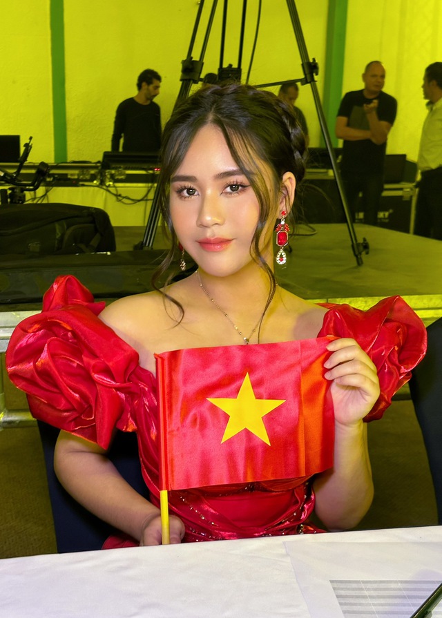 Diện 3 đầm của NTK Việt, Bella Vũ cuốn hút tại Miss Eco Teen 2023 - Ảnh 7.