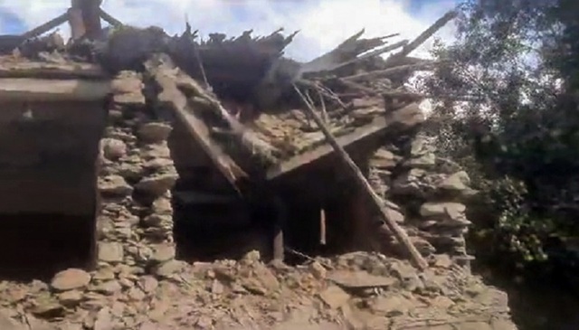 Động đất tại Nepal, 69 người chết - Ảnh 1.