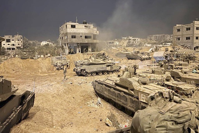 Israel bao vây hoàn toàn thành phố Gaza - Ảnh 1. Israel bao vây hoàn toàn thành phố Gaza - Ảnh 1.