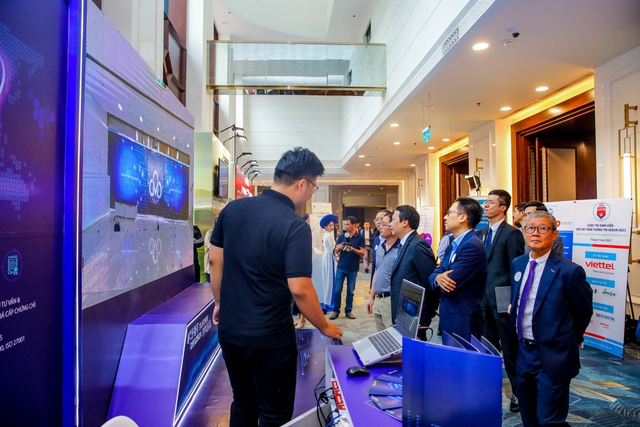 CMC trình diễn giải pháp công nghệ mới tại ngày An toàn toàn thông tin Việt Nam - Ảnh 1.