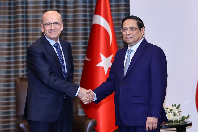 Bộ trưởng Thổ Nhĩ Kỳ đề nghị hợp tác sản xuất xe điện với Việt Nam - Ảnh 1.