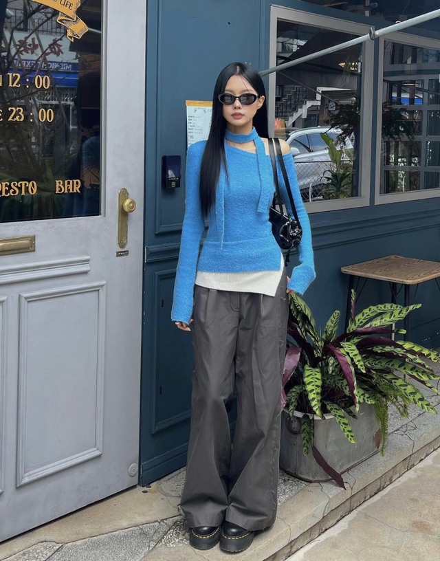 Hội fashionista gợi ý 8 cách diện quần ống rộng đẹp xuất sắc khi trời lạnh - Ảnh 6. Hội fashionista gợi ý 8 cách diện quần ống rộng đẹp xuất sắc khi trời lạnh - Ảnh 6.
