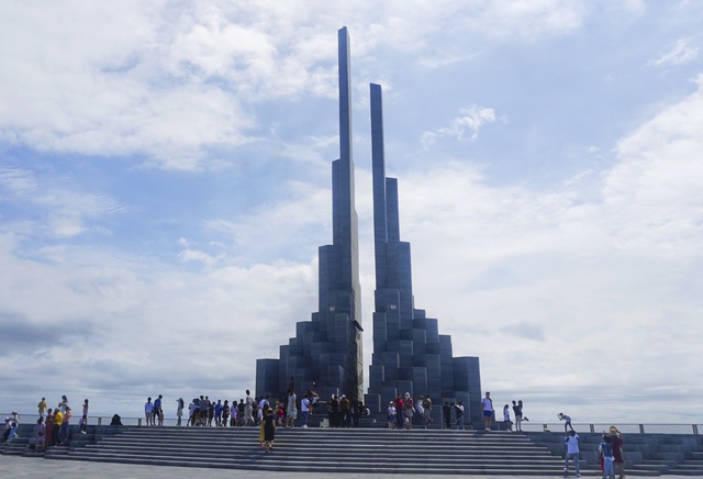 Tháp Nghinh Phong thắng giải Công trình du lịch thành phố hàng đầu thế giới năm 2023 - Ảnh 1.