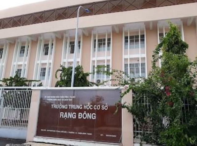 Phụ huynh bức xúc vì khoản tiền chia đều mua máy chiếu, phòng GD-ĐT chỉ đạo khẩn - Ảnh 2. Phụ huynh bức xúc vì khoản tiền chia đều mua máy chiếu, phòng GD-ĐT chỉ đạo khẩn - Ảnh 2.
