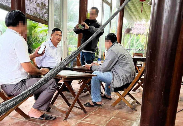 Quảng Nam: Bắt phóng viên tạp chí dọa 'không biết điều, ngày mai cho lên mặt báo…' - Ảnh 1.