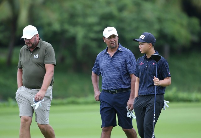 Tài năng trẻ Nguyễn Anh Minh khởi đầu không như ý trước những golfer huyền thoại - Ảnh 3.