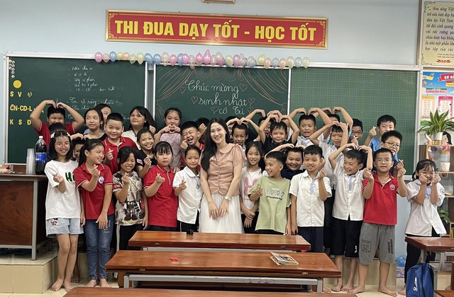 Học sinh tò mò trước những lá thư bí mật của cô giáo gen Z - Ảnh 2.