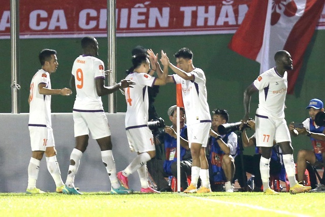 Tiến Linh không đá chính, Việt Cường giúp Becamex Bình Dương lên tốp đầu V-League - Ảnh 6.