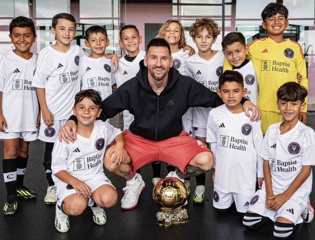 David Beckham vinh danh Messi bằng trận đấu đặc biệt - Ảnh 1.