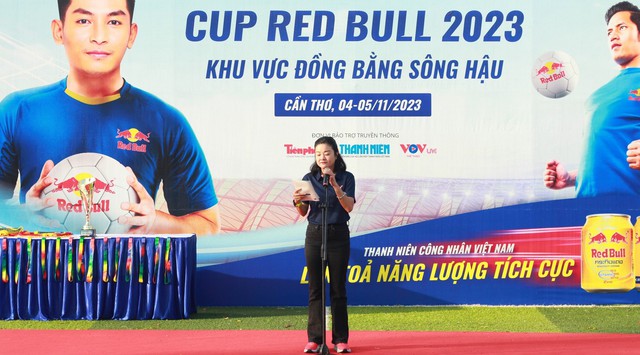 Đồng bằng sông Hậu sôi nổi đón giải Thanh niên Công nhân - Cúp Red Bull - Ảnh 1.