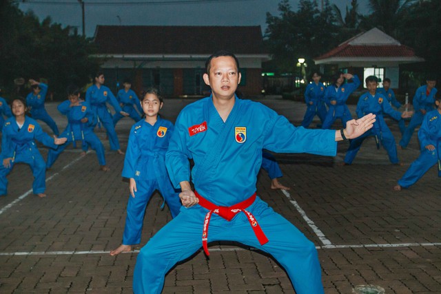 Võ sư vovinam dạy võ miễn phí cho trẻ em mồ côi - Ảnh 1.