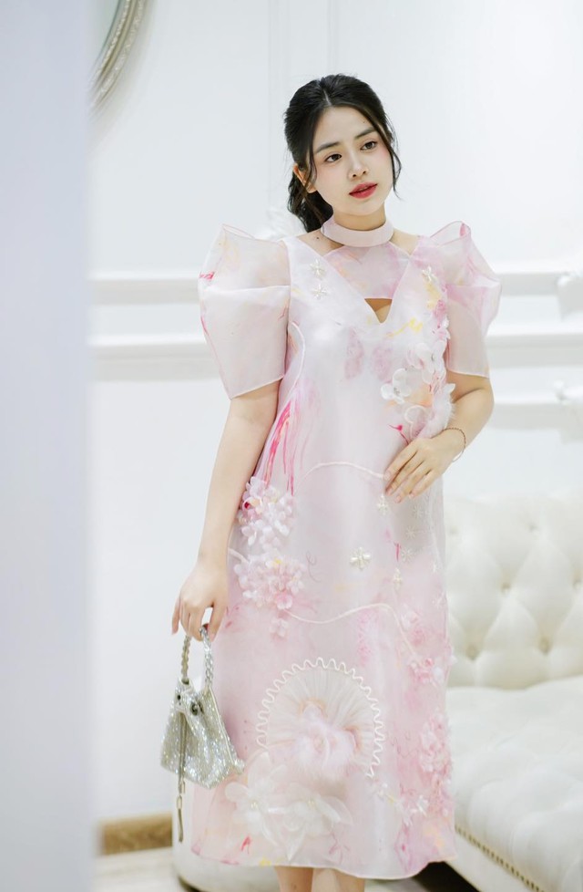 Đánh thức phong thái tự tin cùng nét kiêu sa quyến rũ với trang phục vải organza - Ảnh 6.