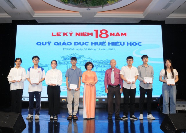 Tận lực vun bồi những tài năng vượt khó, học giỏi - Ảnh 2. Tận lực vun bồi những tài năng vượt khó, học giỏi - Ảnh 2.