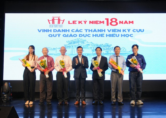 Tận lực vun bồi những tài năng vượt khó, học giỏi - Ảnh 4.