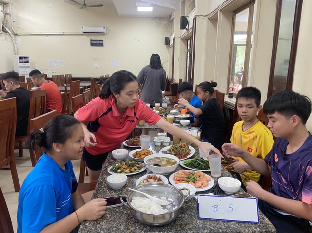 Vụ VĐV bóng bàn trẻ kêu đói: Cục TDTT làm rõ trách nhiệm đến cùng - Ảnh 1. Vụ VĐV bóng bàn trẻ kêu đói: Cục TDTT làm rõ trách nhiệm đến cùng - Ảnh 1.