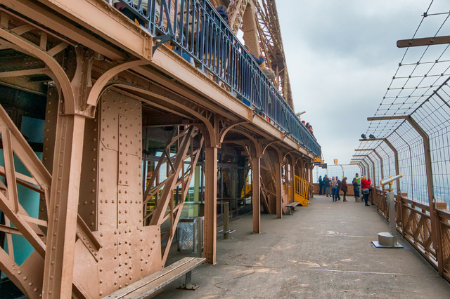 Du lịch 'check-in' tháp Eiffel bạn cần biết - Ảnh 4.