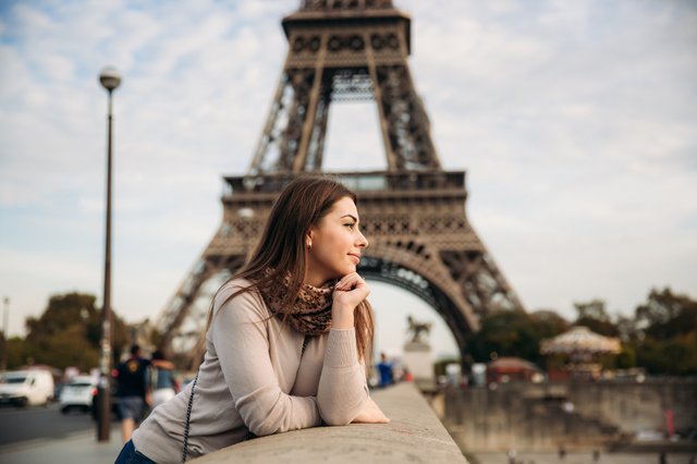 Du lịch 'check-in' tháp Eiffel bạn cần biết - Ảnh 2.