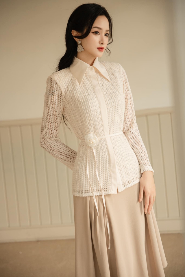 Ghi dấu thanh lịch và chuyên nghiệp qua bản phối cùng sơ mi cách điệu - Ảnh 1. Ghi dấu thanh lịch và chuyên nghiệp qua bản phối cùng sơ mi cách điệu - Ảnh 1.