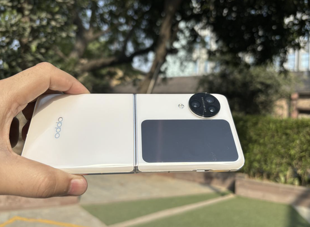 Mở hộp Oppo Find N3 Flip - đẹp cả thiết kế lẫn camera - Ảnh 2. Mở hộp Oppo Find N3 Flip - đẹp cả thiết kế lẫn camera - Ảnh 2.