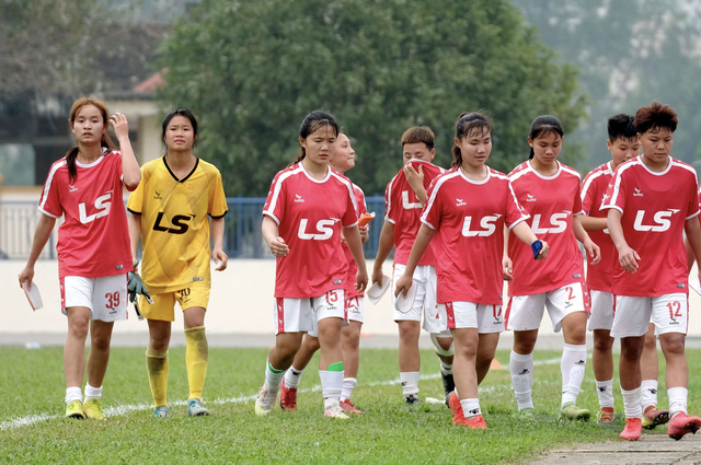 Được nhà tài trợ 'bơm tiền', CLB Sơn La trở lại giải bóng đá nữ VĐQG - Ảnh 4.