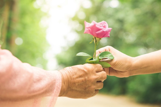 Bà bán rượu nếp - truyện ngắn dự thi của Dương Bách (Hưng Yên) - Ảnh 1. Bà bán rượu nếp - truyện ngắn dự thi của Dương Bách (Hưng Yên) - Ảnh 1.