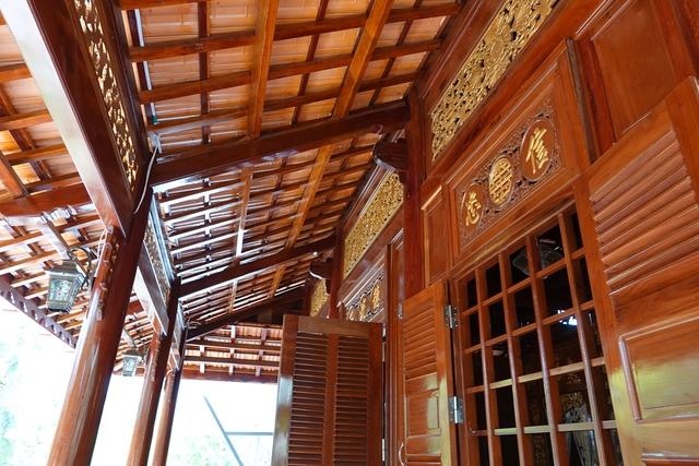 ‘Độc nhất miền Tây’: Ngôi nhà gỗ với kiến trúc 3 miền Bắc - Trung - Nam - Ảnh 5.