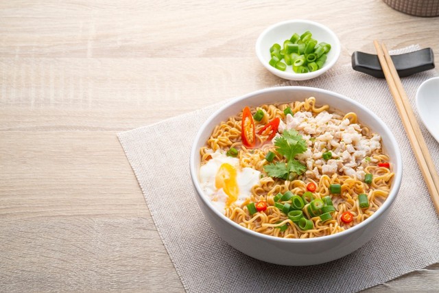 Lầm tưởng về thực phẩm gây nóng trong người - Ảnh 2. Lầm tưởng về thực phẩm gây nóng trong người - Ảnh 2.