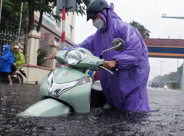 Tin tức thời tiết hôm nay 8.11.2023: Từ Quảng Trị đến Ninh thuận mưa rất lớn - Ảnh 1.