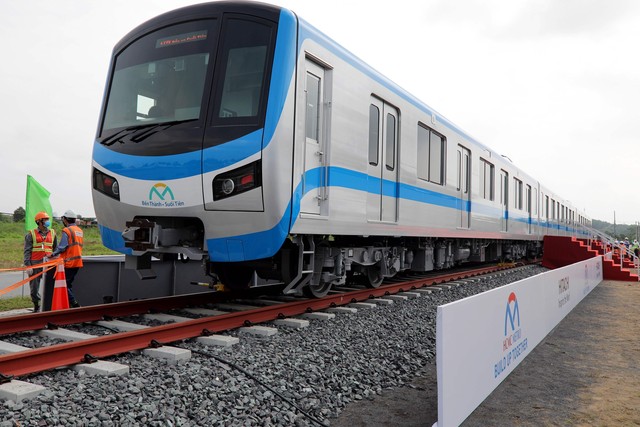 Lãnh đạo TP.HCM mục sở thị tàu metro số 1 - Ảnh 10.