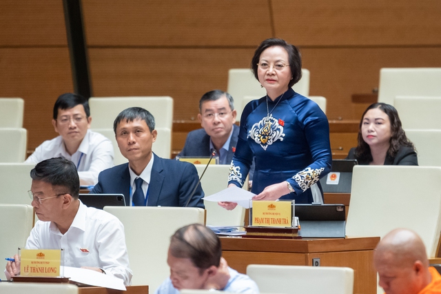 Bộ trưởng Nội vụ: Sẽ xếp lương giáo viên cao nhất trong thang bảng lương - Ảnh 2. Bộ trưởng Nội vụ: Sẽ xếp lương giáo viên cao nhất trong thang bảng lương - Ảnh 2.