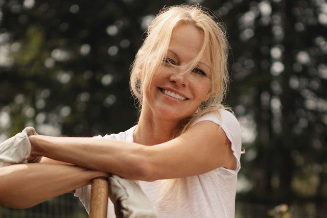 'Biểu tượng gợi cảm' Pamela Anderson: Tôi không quan tâm đến việc già đi - Ảnh 2.