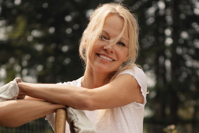 'Biểu tượng gợi cảm' Pamela Anderson: Tôi không quan tâm đến việc già đi - Ảnh 2. 'Biểu tượng gợi cảm' Pamela Anderson: Tôi không quan tâm đến việc già đi - Ảnh 2.