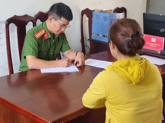 ‘Chủ nợ’ cho vay nặng lãi, ‘con nợ’ lừa đảo chiếm đoạt tài sản bị khởi tố - Ảnh 2.