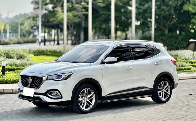 Xe cũ MG HS lập đáy mới, bán lại chỉ ngang Kia Morning - Ảnh 1. Xe cũ MG HS lập đáy mới, bán lại chỉ ngang Kia Morning - Ảnh 1.