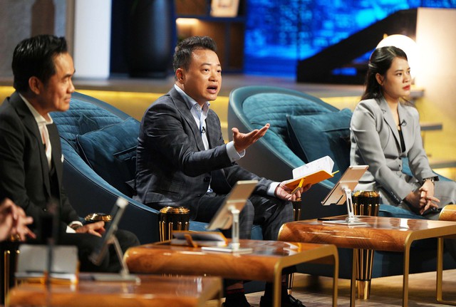 'Hot TikToker' Long Chun mang bún thang gia truyền lên Shark Tank gọi vốn 'cá mập' - Ảnh 6. 'Hot TikToker' Long Chun mang bún thang gia truyền lên Shark Tank gọi vốn 'cá mập' - Ảnh 6.