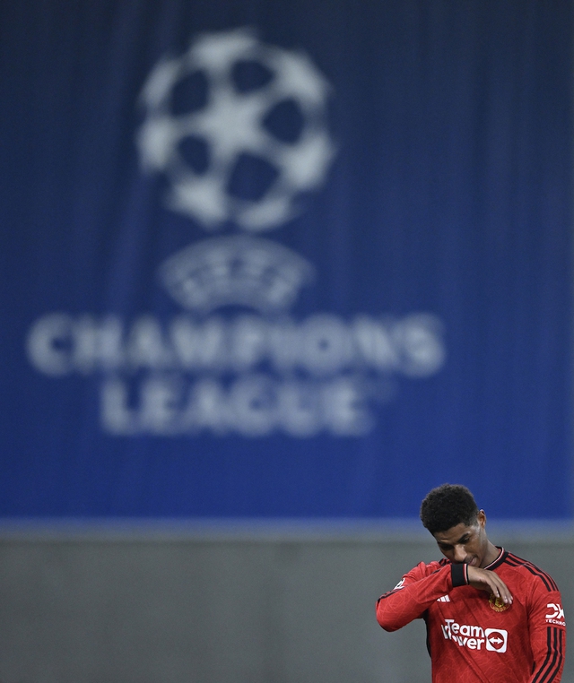M.U đứng trước nguy cơ bị loại ở Champions League sau cú sốc trên sân Copenhagen - Ảnh 2. M.U đứng trước nguy cơ bị loại ở Champions League sau cú sốc trên sân Copenhagen - Ảnh 2.