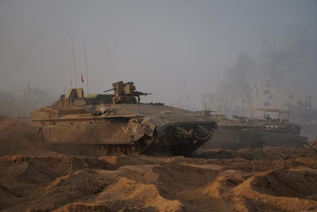 Israel: Quân đội đang ở 'trung tâm' TP.Gaza, thủ lĩnh Hamas mắc kẹt trong boong ke - Ảnh 1. Israel: Quân đội đang ở 'trung tâm' TP.Gaza, thủ lĩnh Hamas mắc kẹt trong boong ke - Ảnh 1.