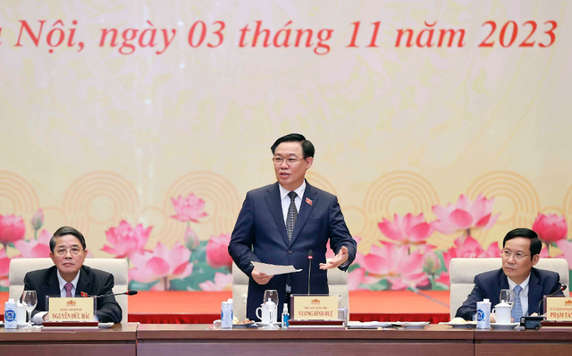 Chủ tịch Quốc hội Vương Đình Huệ gặp gỡ đại diện các gia đình doanh nhân Việt - Ảnh 1.