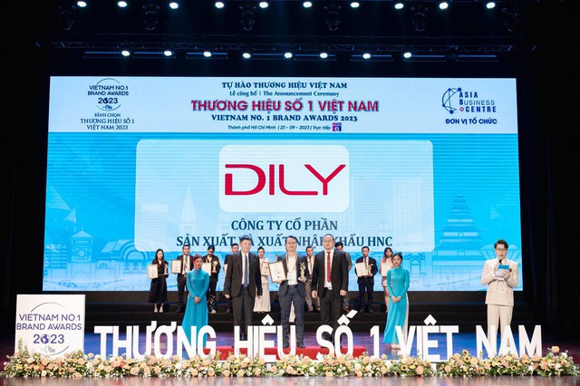 DILY vinh dự nhận giải thưởng 'Thương hiệu số 1 Việt Nam 2023' - Ảnh 1.