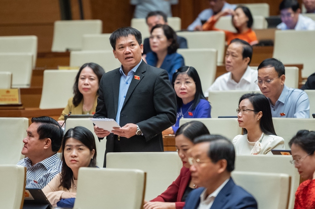 'Người dân phải tiêu quá nhiều tiền vào y tế là không thể chấp nhận được' - Ảnh 3.