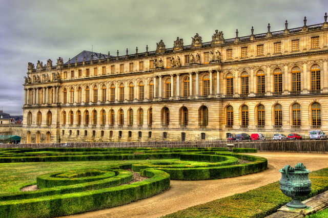 Khám phá cung Điện Versailles nguy nga tráng lệ  - Ảnh 1.