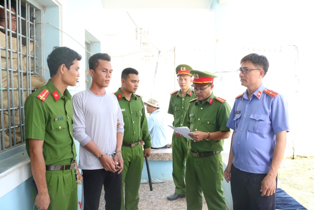 Vay 13 triệu, đóng lãi 51,5 triệu, khởi tố, bắt tạm giam người cho vay lãi nặng - Ảnh 1. Vay 13 triệu, đóng lãi 51,5 triệu, khởi tố, bắt tạm giam người cho vay lãi nặng - Ảnh 1.