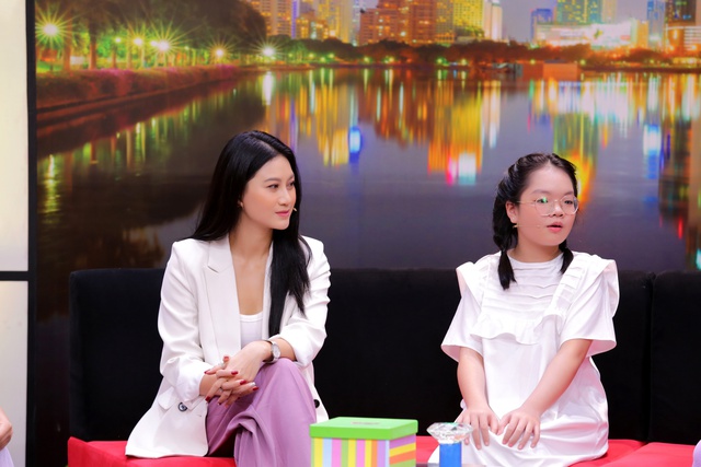 Hoàng Oanh ‘choáng’ trước cô bé 14 tuổi muốn được làm đả nữ - Ảnh 2. Hoàng Oanh ‘choáng’ trước cô bé 14 tuổi muốn được làm đả nữ - Ảnh 2.