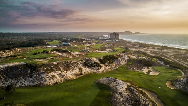 The Bluffs Grand Ho Tram đạt giải Sân golf tốt nhất châu Á 2023 - Ảnh 2. The Bluffs Grand Ho Tram đạt giải Sân golf tốt nhất châu Á 2023 - Ảnh 2.