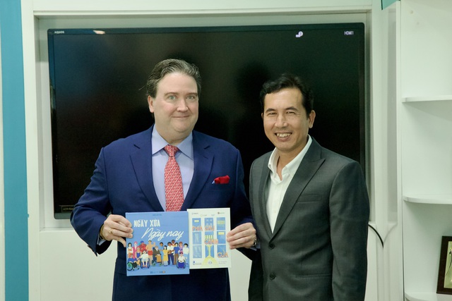 Đại sứ Mỹ tại Việt Nam Marc Knapper thăm Trung tâm Khuyết tật và phát triển - Ảnh 4.