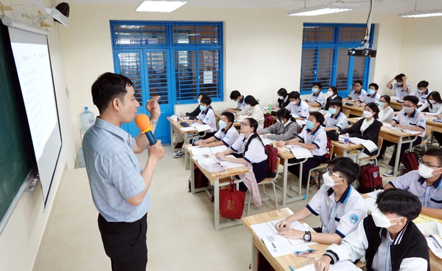 Trường không nặng nề điểm số, sẽ giảm áp lực cho học sinh - Ảnh 2. Trường không nặng nề điểm số, sẽ giảm áp lực cho học sinh - Ảnh 2.